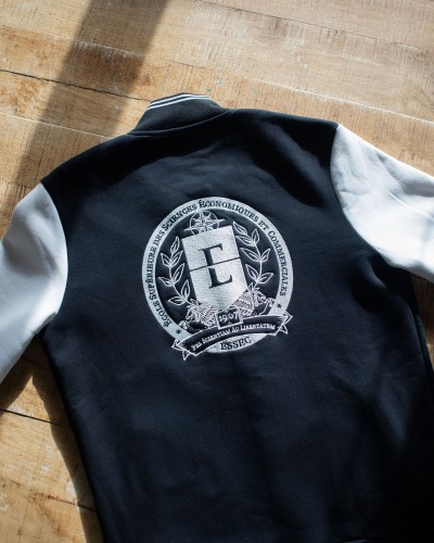 Teddy – Édition Numérotée en Précommande | ESSEC OFFICIAL STORE